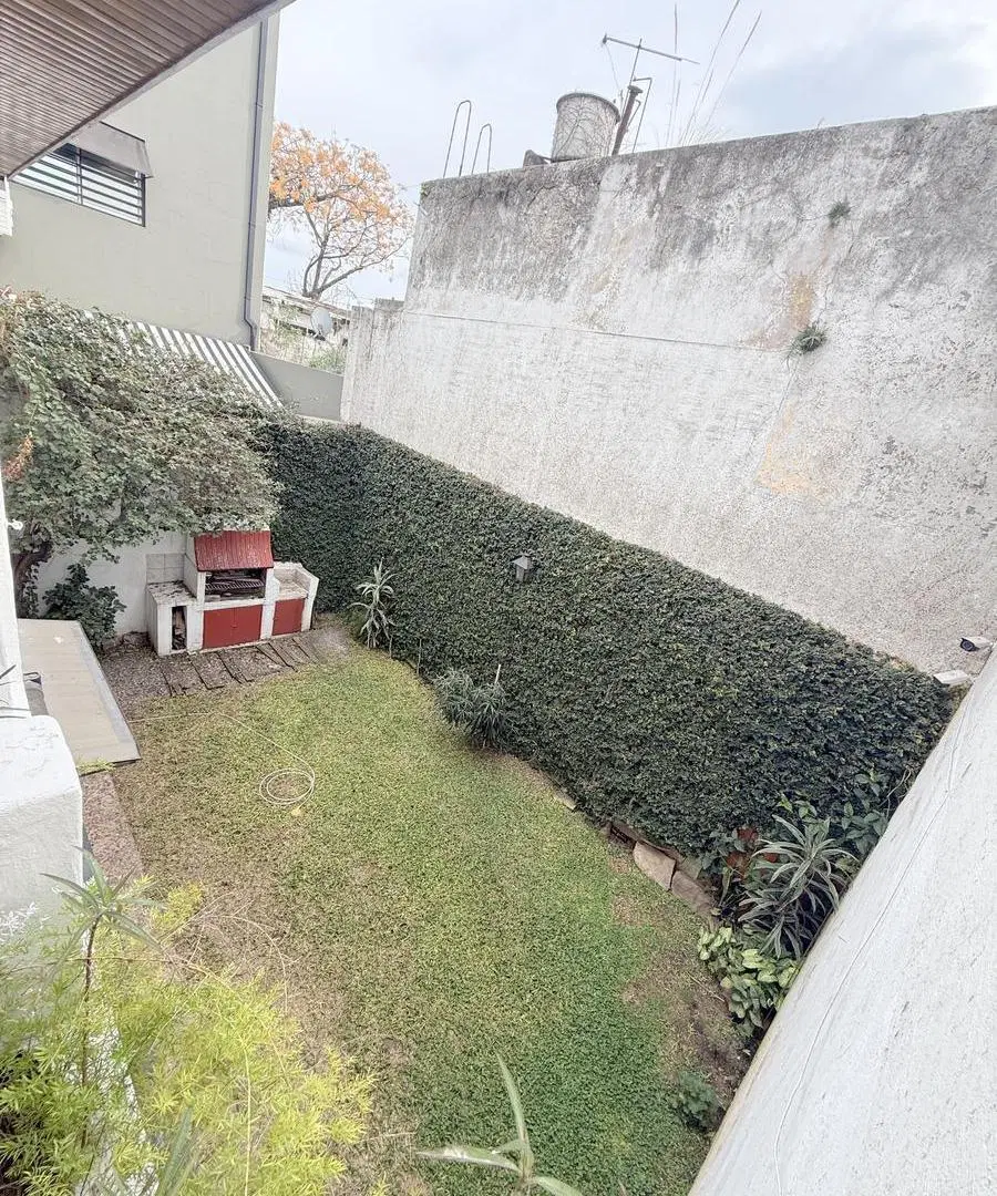 Casa en lote propio  jardin garage 3 dormitorios 3 baños 3