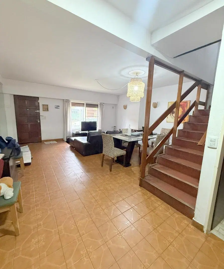 Casa en lote propio  jardin garage 3 dormitorios 3 baños 2