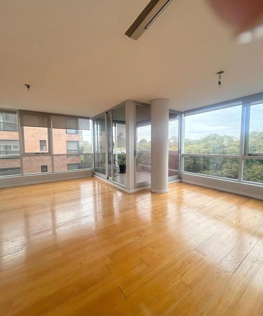 Departamento de 240m2 4 dormitorios 5 baños cochera