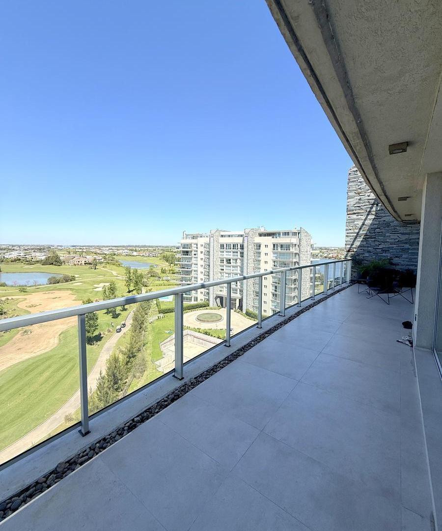 Foto de Penthouse de categoría Piscina privada en Terraza Propia 3 dormitorios, imagen 1