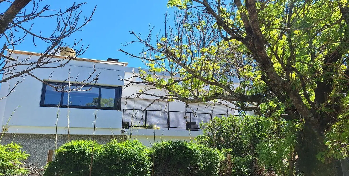 Casa en Alquiler Libertador al rio 5