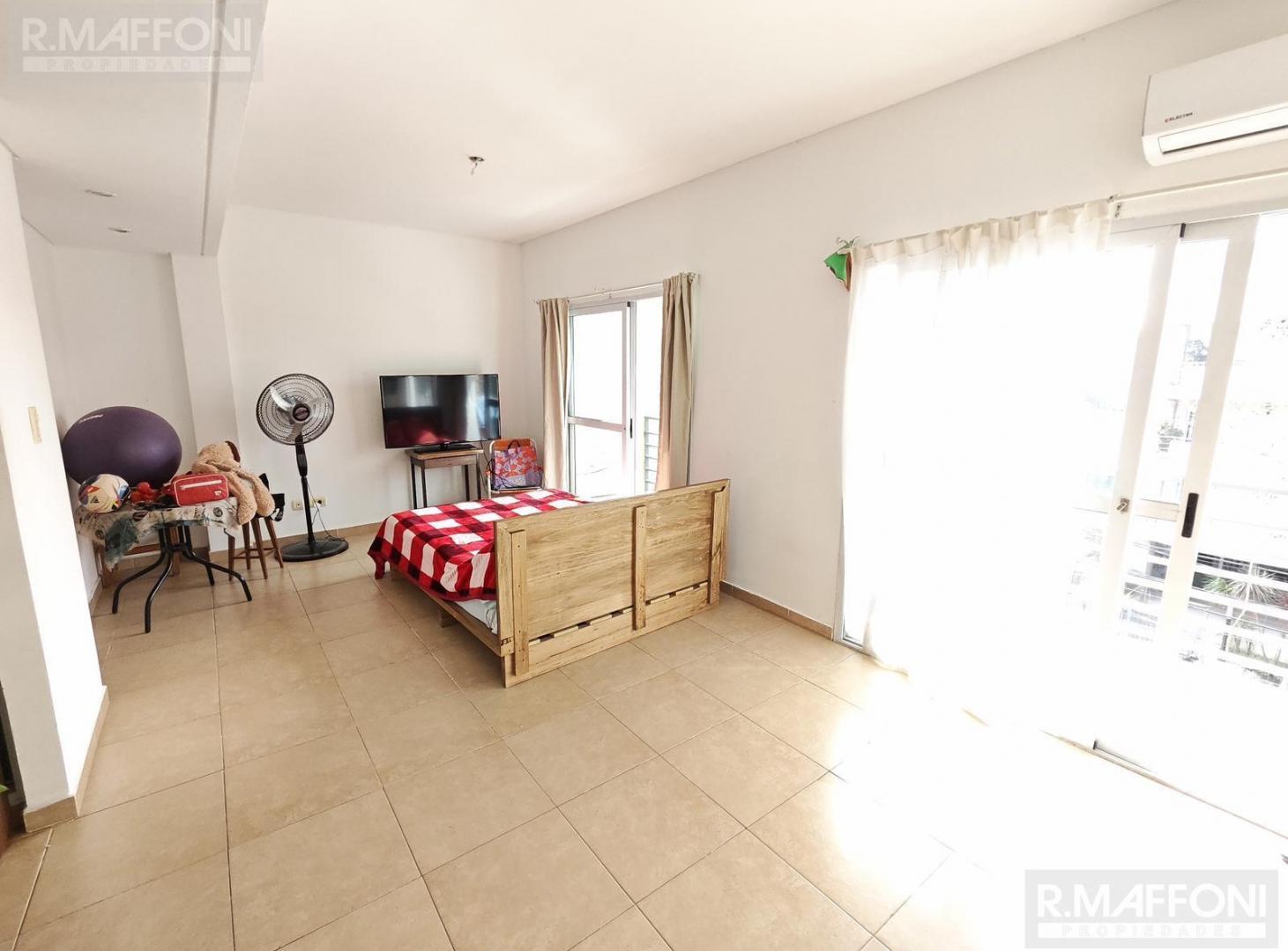 Foto de Adrogue. Departamento en Venta al frente, ambiente divisible con cochera, imagen 5