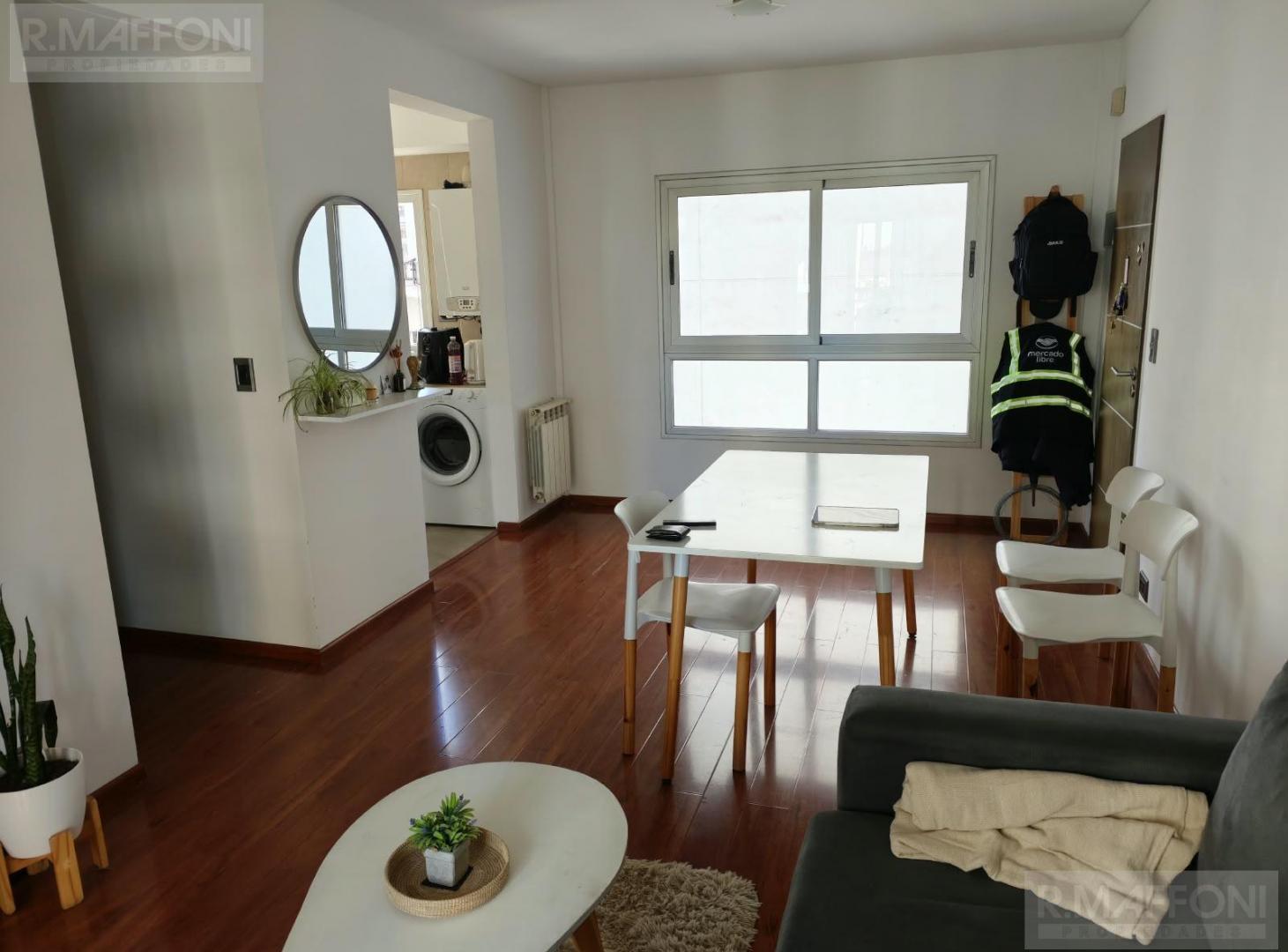 Foto de Lomas de Zamora, departamento en alquiler. 2 Ambientes con balcon, muy, imagen 1