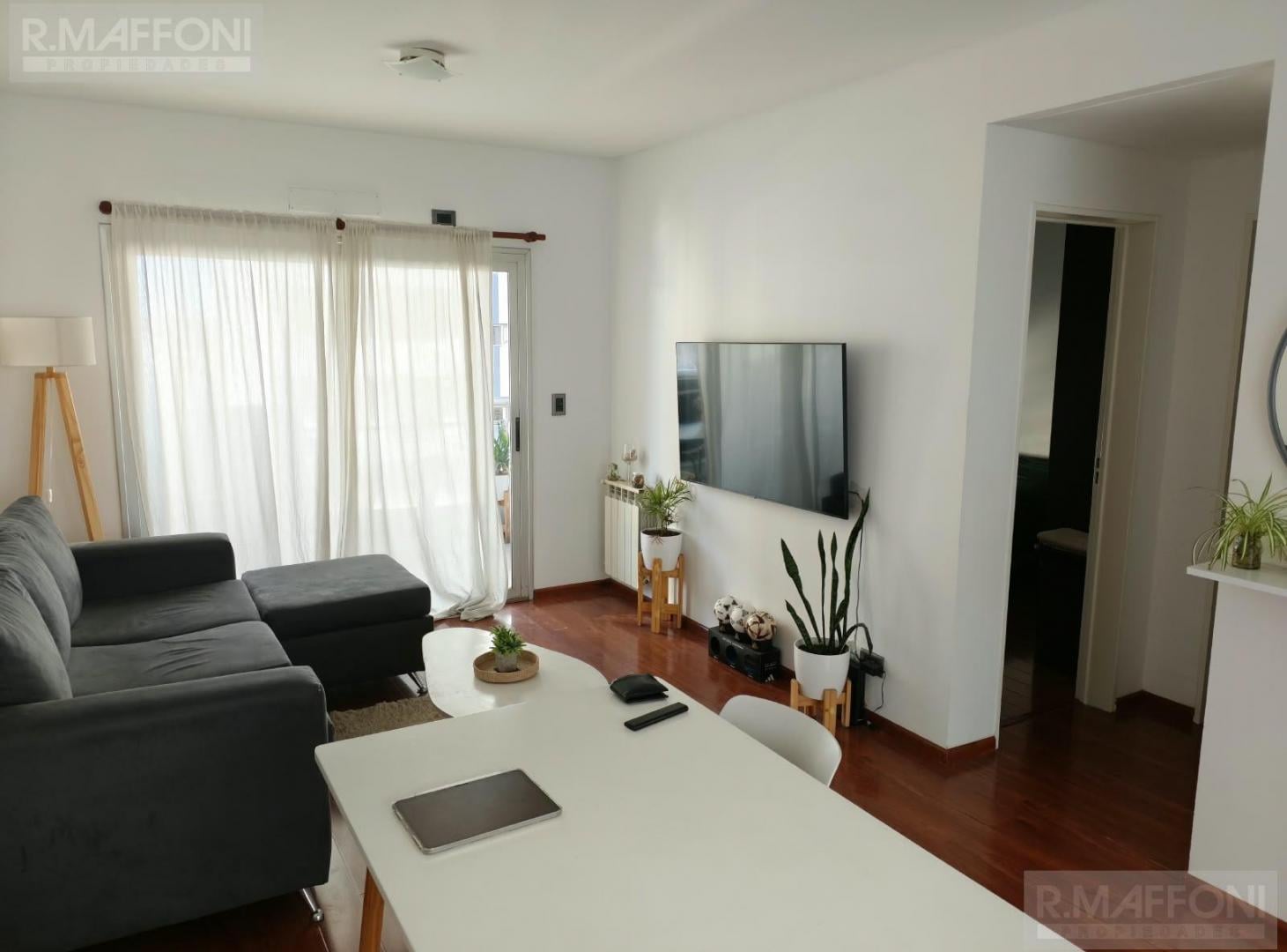 Foto de Lomas de Zamora, departamento en alquiler. 2 Ambientes con balcon, muy, imagen 4