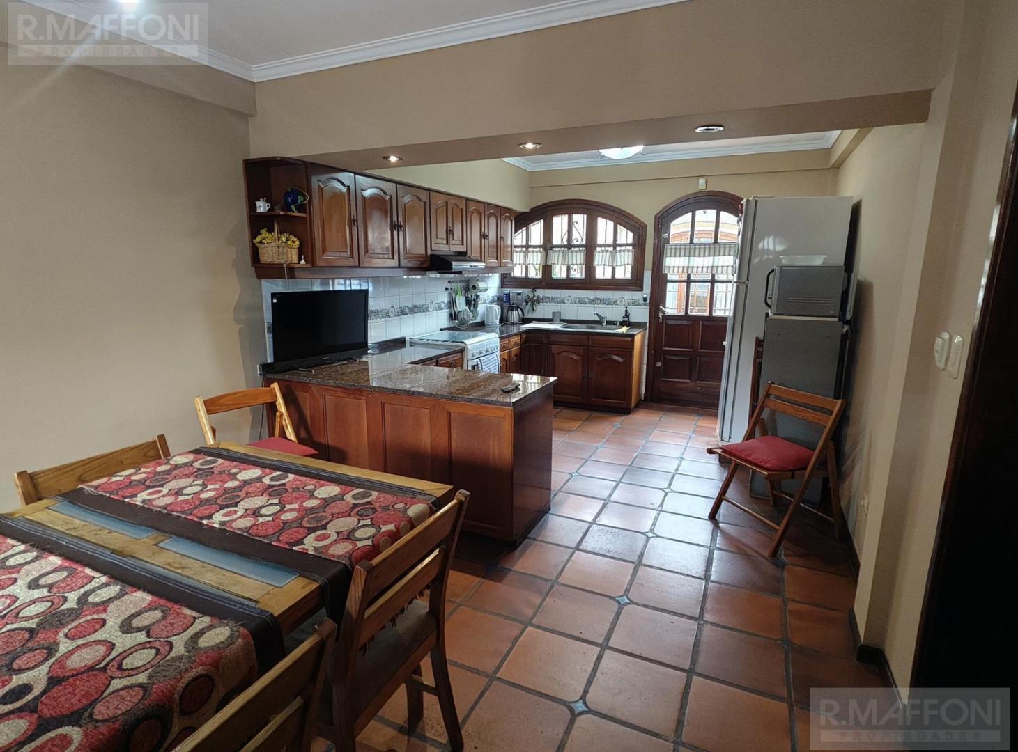 Foto de Adrogue Casa en Venta - 3 dormitorios - 3 baños - Escritorio - Jardín, imagen 5