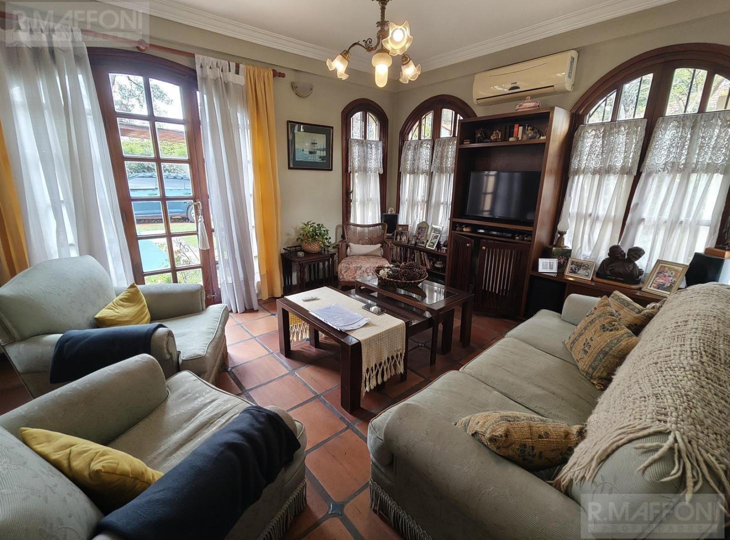 Foto de Adrogue Casa en Venta - 3 dormitorios - 3 baños - Escritorio - Jardín, imagen 2