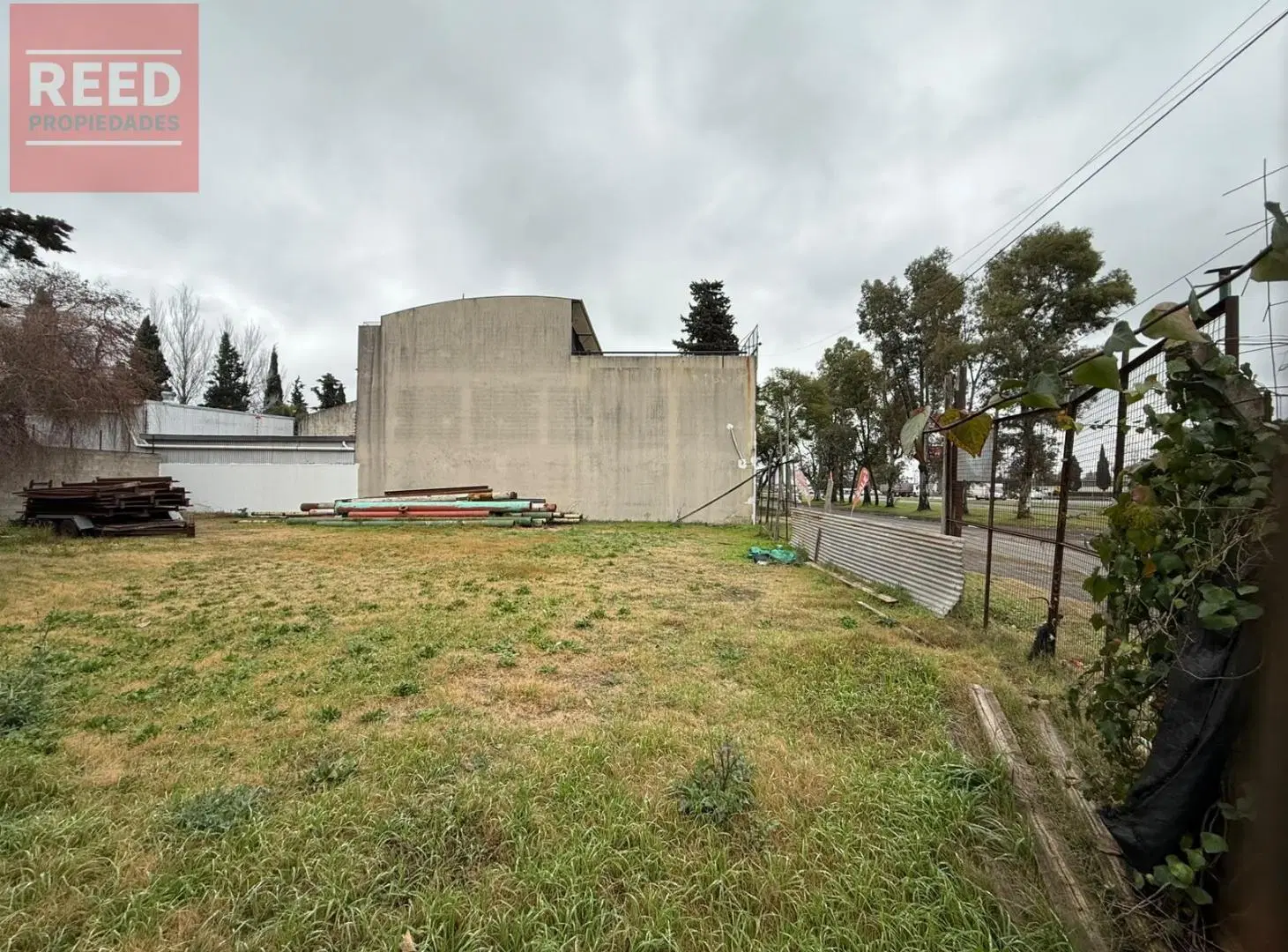 Predio comercial de 590m2 con frente de 22 mts sobre la colectora Oeste - Panamericana Ramal Pilar 1