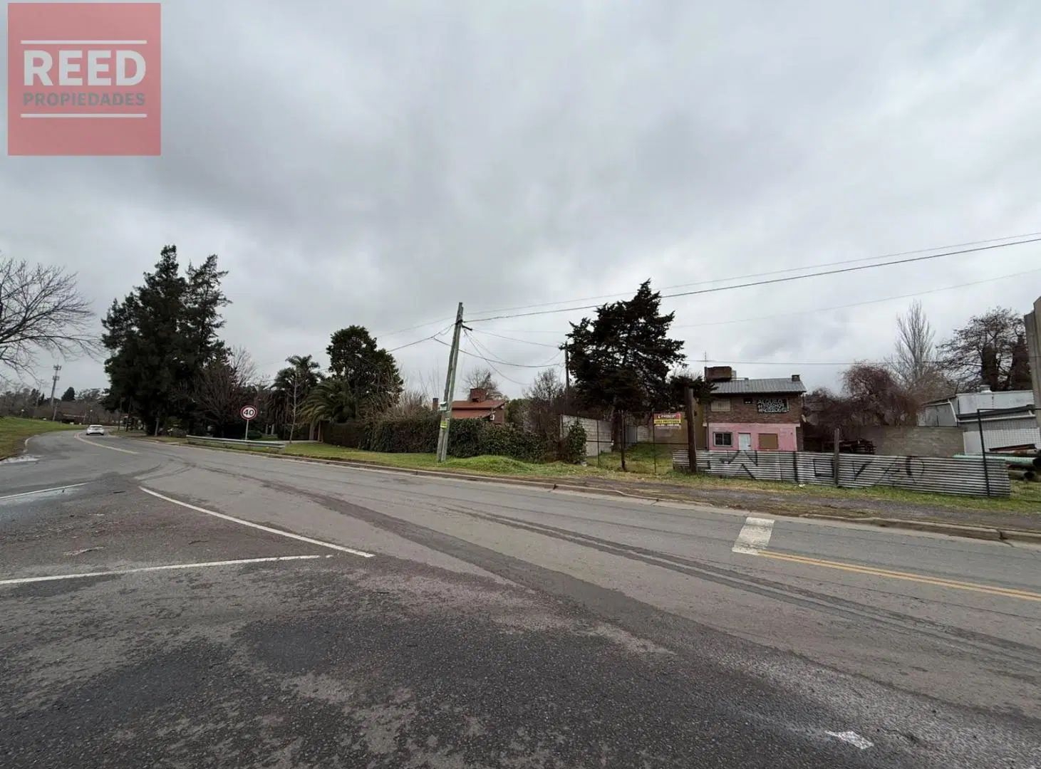 Predio comercial de 590m2 con frente de 22 mts sobre la colectora Oeste - Panamericana Ramal Pilar 4