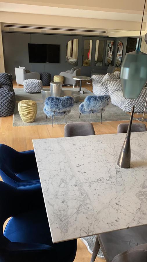 Extraordinario departamento con pileta y dos cocheras en Barrio Parque