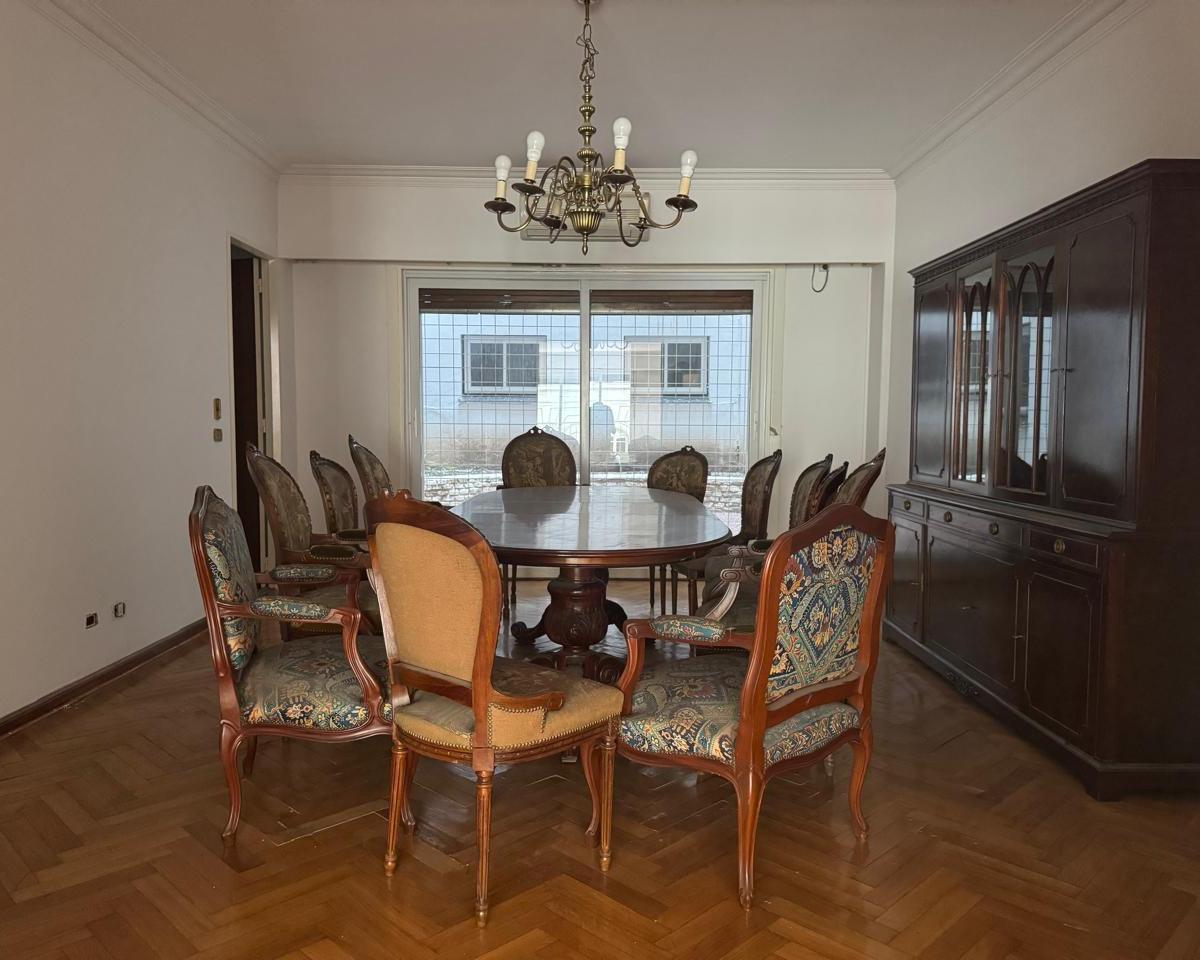 Venta - Av Alvear y Montevideo - 1° Al Frente - 2 Cocheras Fijas - Vigilancia 24hs. - 300 m 2