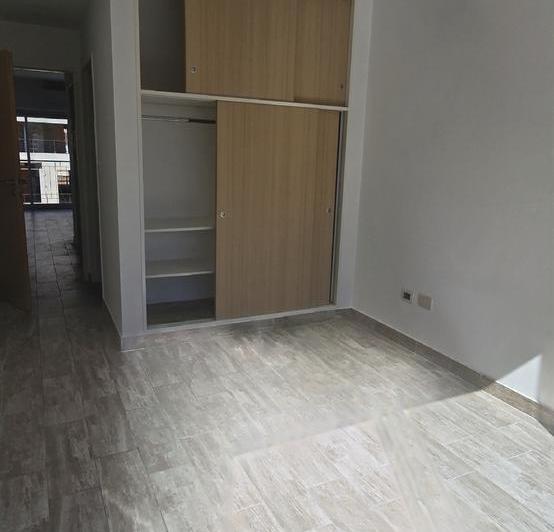 Piso alto luminoso , balcon al fte y cfte. Dormitorio en suite 4