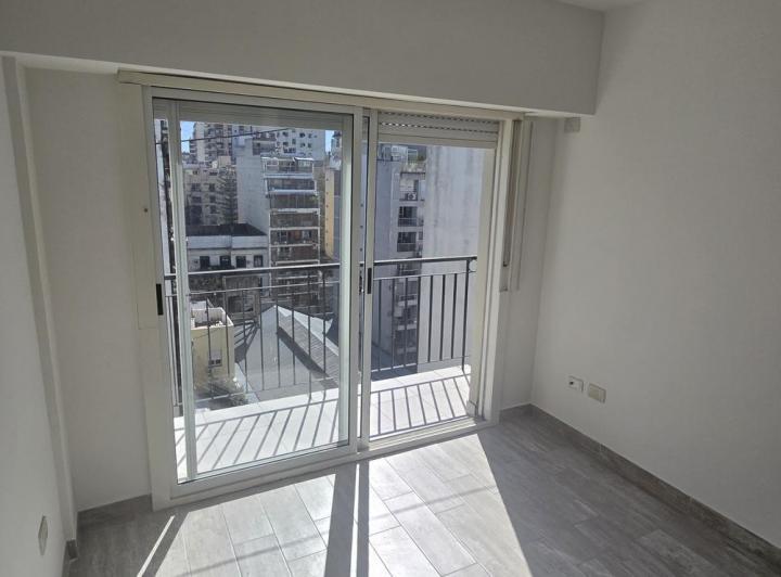 Piso alto luminoso , balcon al fte y cfte. Dormitorio en suite 2