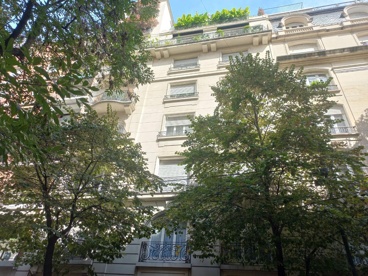 Magnifico departamento en edificio francés único!