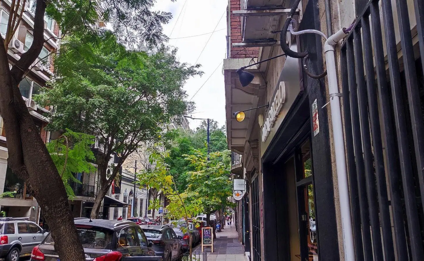 Juncal 1200. Alto  con balcón y cochera 2