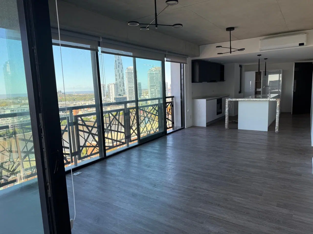 Piso Alto | Vista al Dique | 126 m² | Cochera | Quartier del Bajo 5