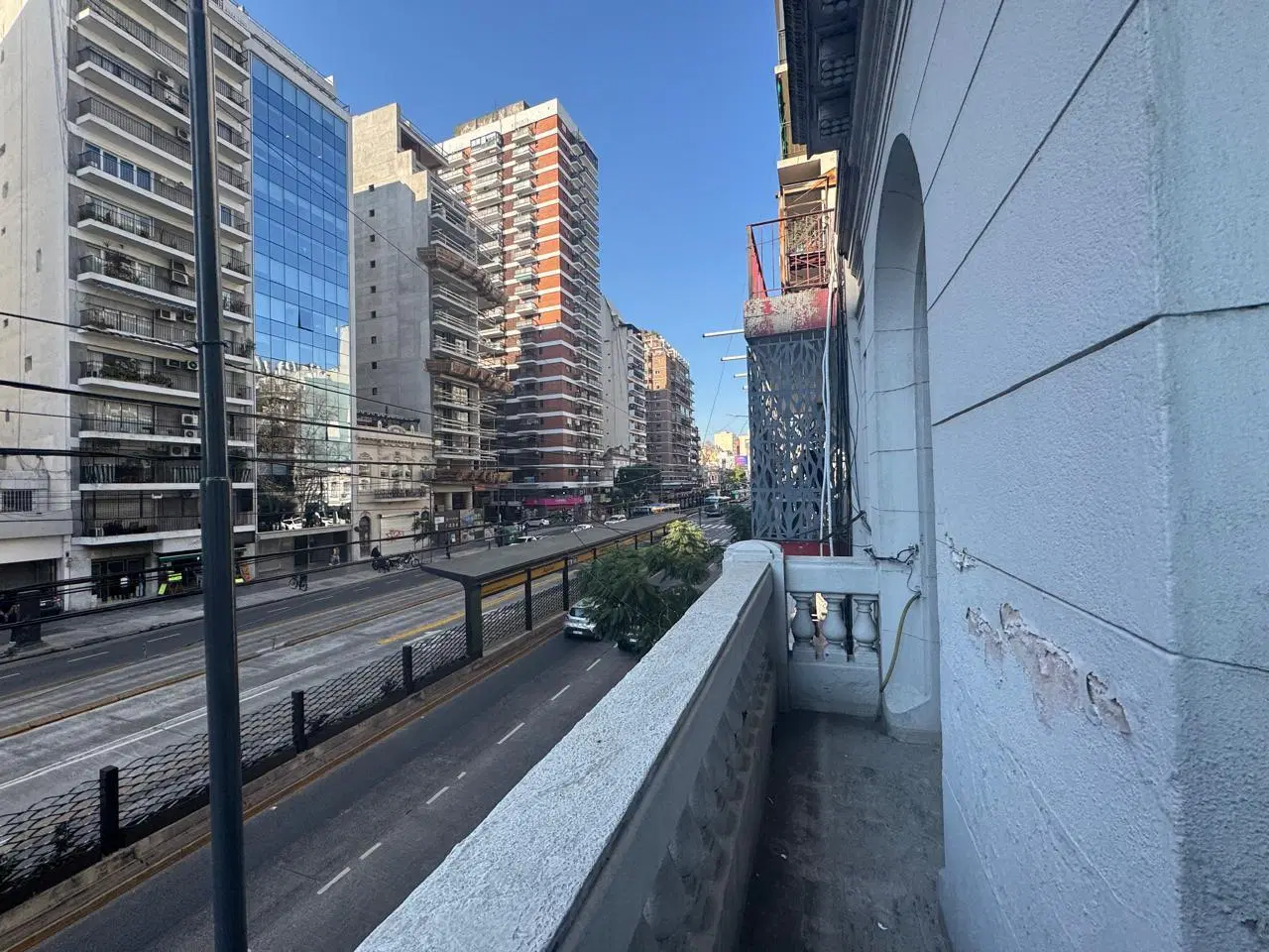 Venta - 4 Ambientes - Edificio Estilo Antiguo Europeo - 1er piso Por Escalera. 3