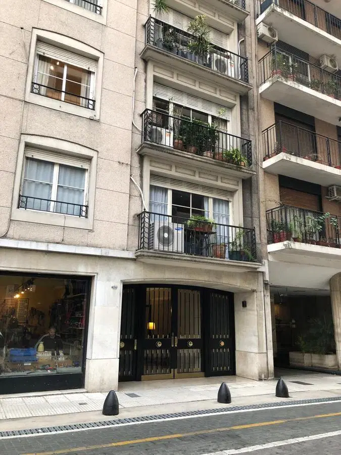 Elegante departamento en edificio de categoría, 4 dormitorios, dependencia y terraza 1