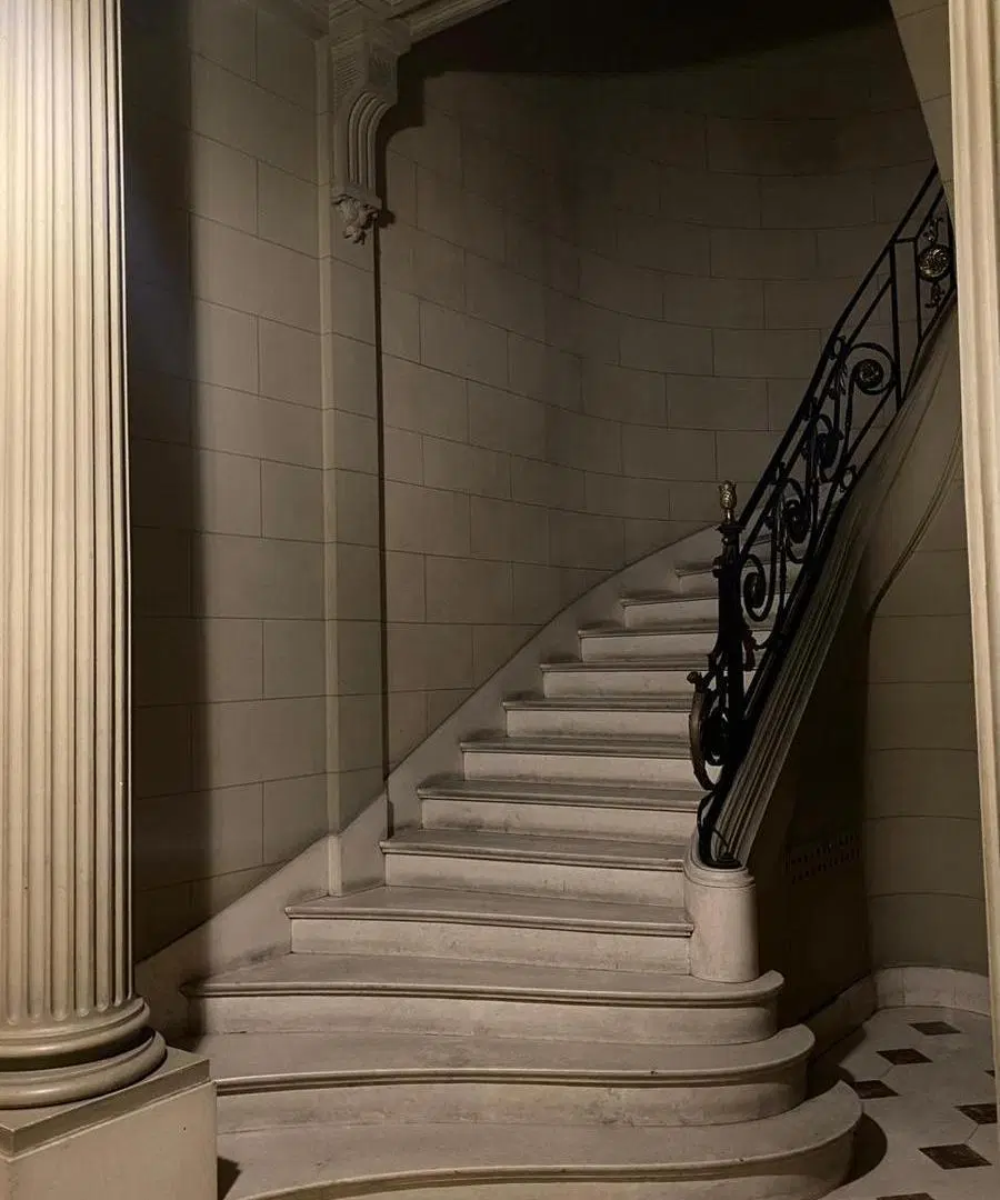 Piso en Recoleta - Amplios Ambientes y Luminoso - Categoría 3