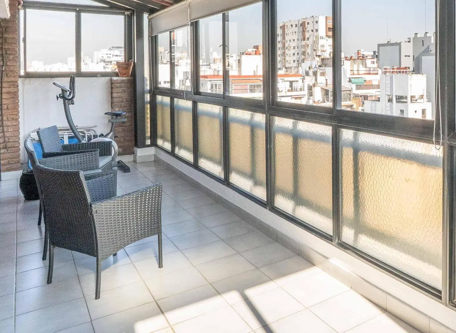 OPORTUNIDAD - Cochera doble - Muy luminoso -Frente - 3 Dorm - Liv y Com en L - Balcón Terraza 3