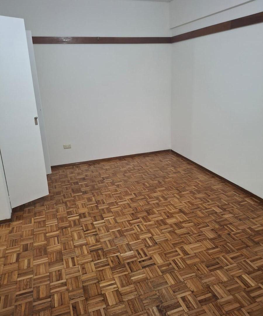 Foto de Monoambiente en Muy Buenas Condiciones - Cocina SEPARADA, imagen 4