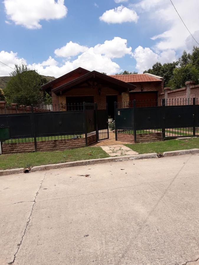 Cordoba La Cumbre Chalet 5 Ambientes Escritorio Cocheras Jardin 3