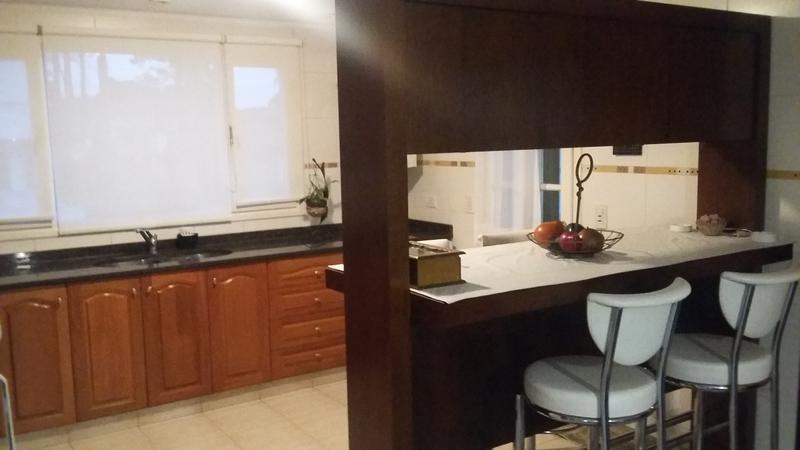 Excelente chalet en los alamos, con piscina climatizada - Pinamar