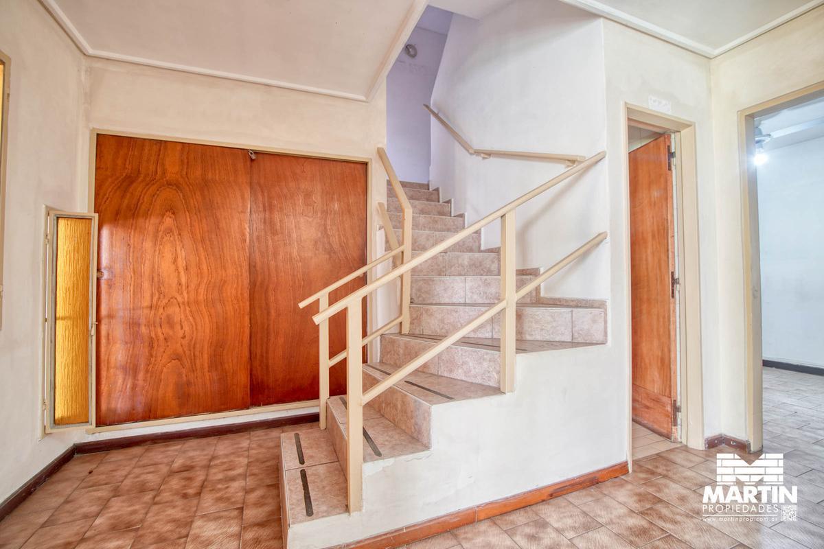 Foto de Casa en Venta de 5 Ambientes en Martinez con Cochera, Suite, Jardin y, imagen 3