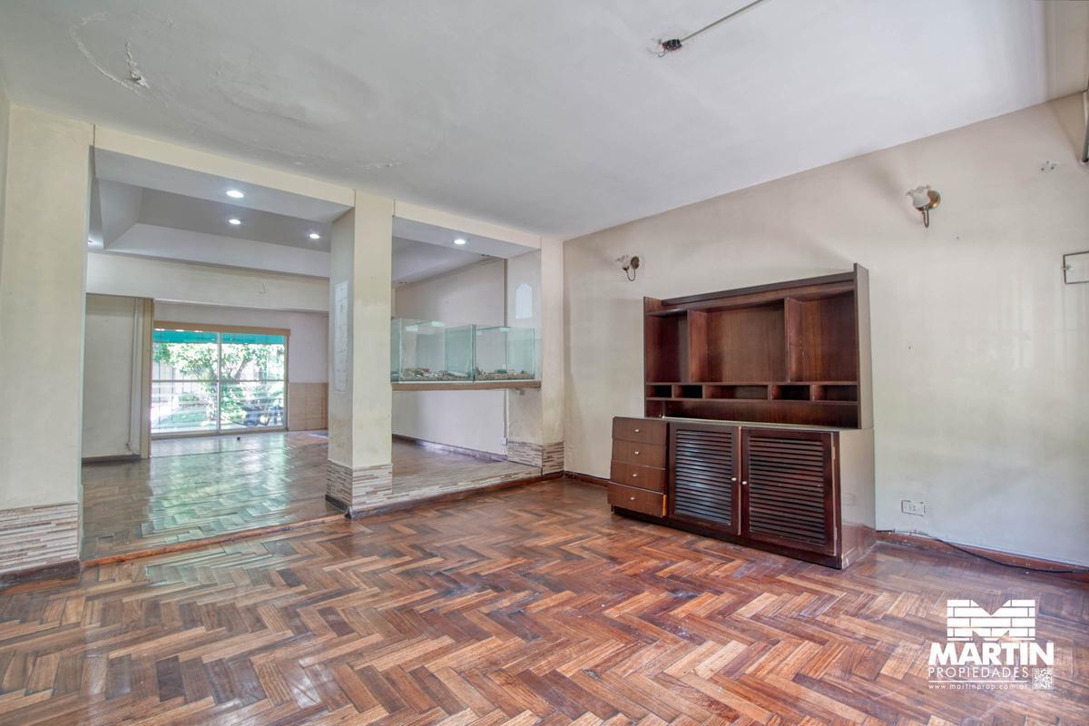 Foto de Casa en Venta de 5 Ambientes en Martinez con Cochera, Suite, Jardin y, imagen 2