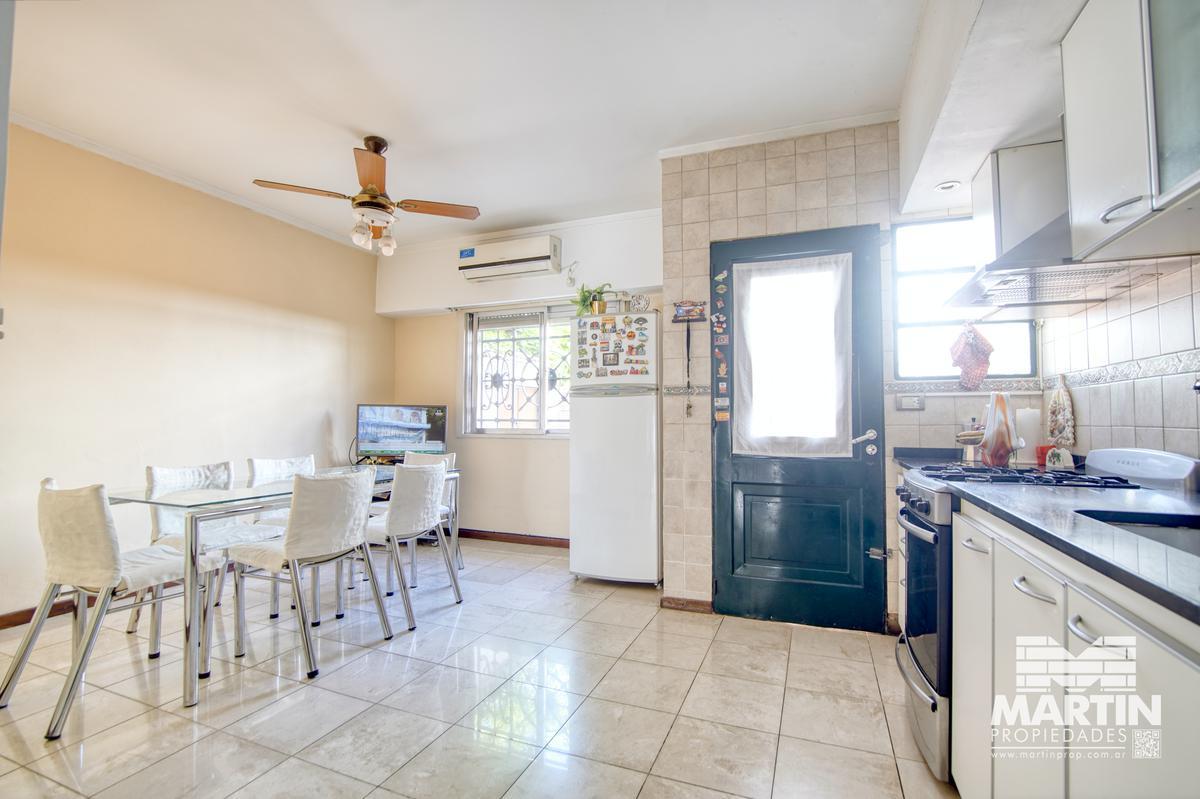 Casa en Venta - Martinez, 5 Ambientes con Balcón y Patio