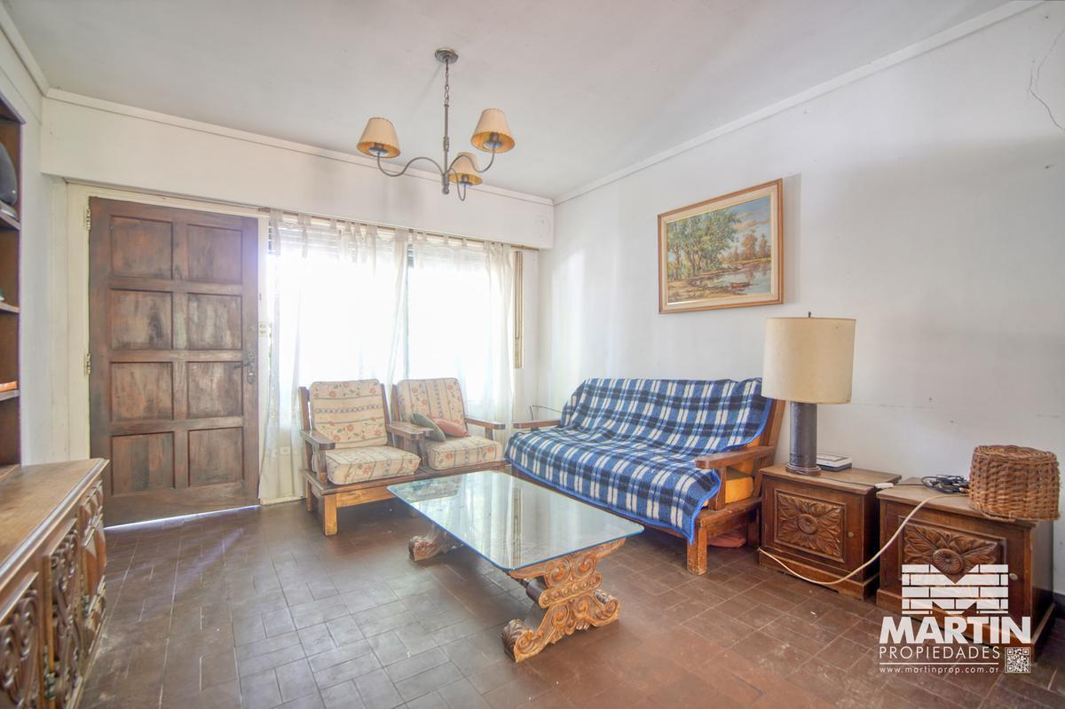 Dúplex en Venta de 4 Ambientes en Martínez con Dependencia, Patio y Terraza