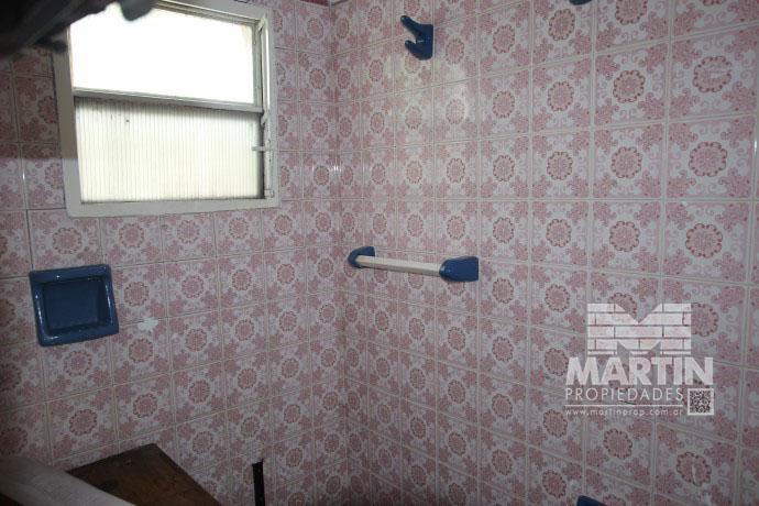 Casa Sobre Lote de 838 m², con Gran Parque y Pileta - La Lucila, Excelente Ubicación 4