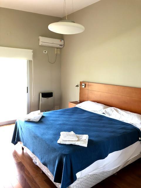 Casa en Los Reartes, Barrio Punto Claro, 5 Ambientes. 2.000 m Totales, 220 m² Cubiertos. 1