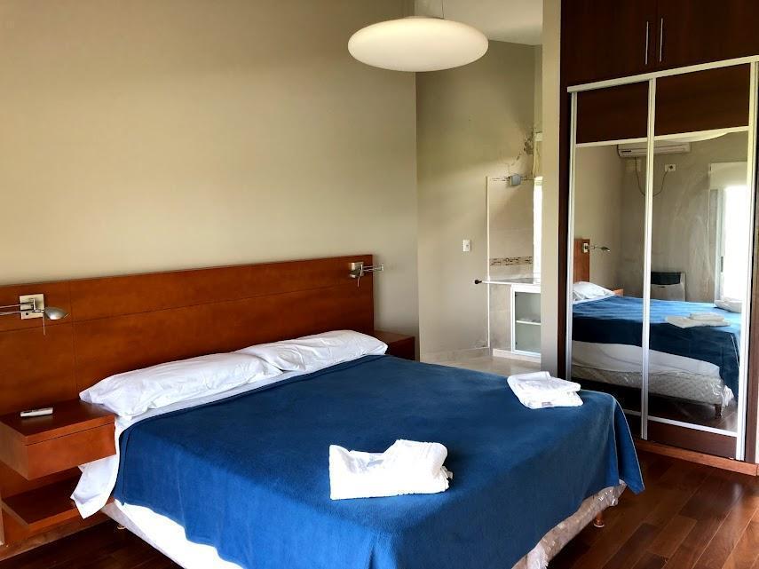 Casa en Los Reartes, Barrio Punto Claro, 5 Ambientes. 2.000 m Totales, 220 m² Cubiertos. 5