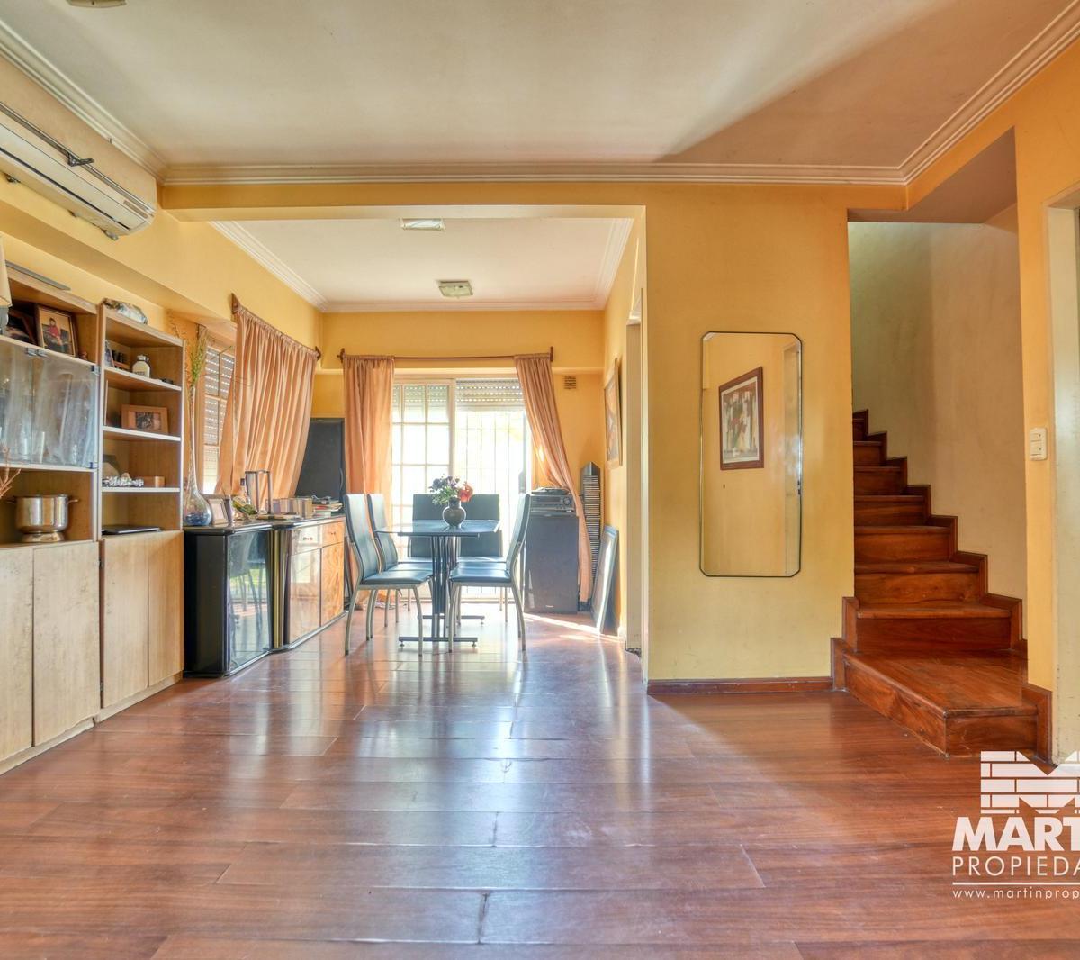 Casa en Venta 6 Amb con Jardín en Olivos 1