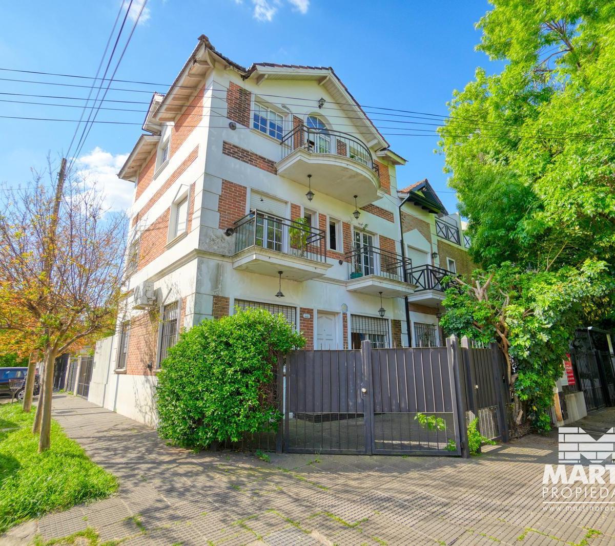 Casa en Venta 6 Amb con Jardín en Olivos 3