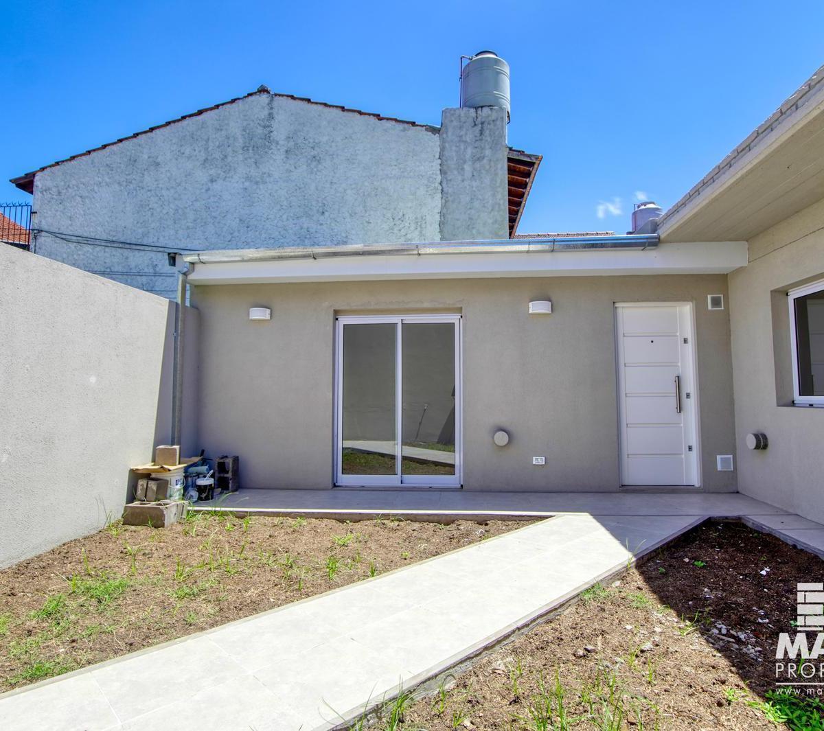Casa PH al fondo en Venta de 3 Ambientes a estrenar en Munro