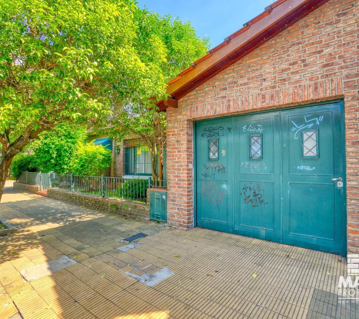 Casa en Venta 5 ambientes en Beccar con Dependencia y Cochera