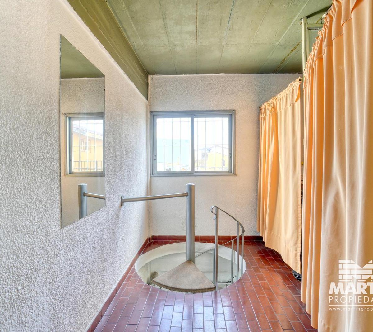 Foto de Local en Venta en Martinez de 30 m2 cubiertos con baño y pequeña, imagen 4