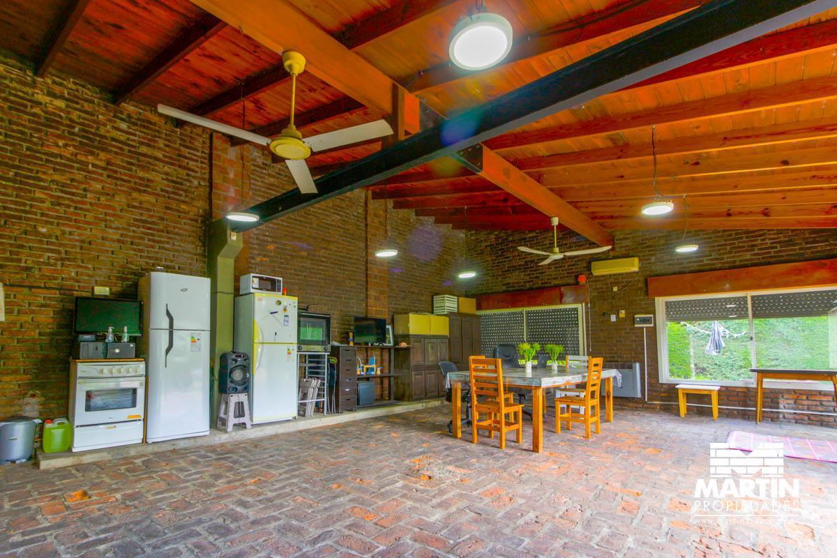 Foto de Casa en venta 4 amb sobre lote de 1172 m2, quincho y pileta en Don, imagen 4