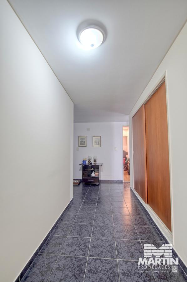 Dúplex con 3 Dorm., Jardín con Parrilla y Cochera. a 1 Cuadra de Av Maipú. 4