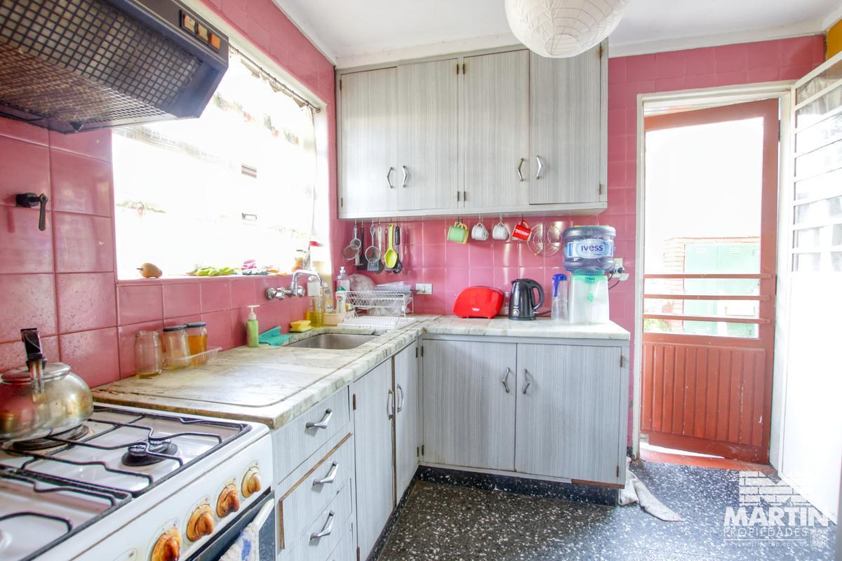 Casa Martínez 2 Cuadras de Av 3 Dorm. Escritorio Playroom Jardin Cochera 2