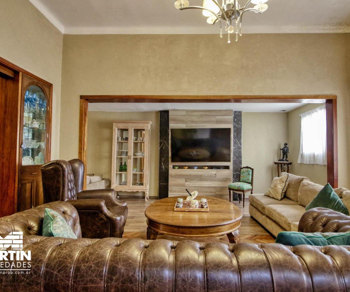 Foto de Casa de 4 Ambientes en Venta en Olivos con Patio, Terraza y Quincho, imagen 4