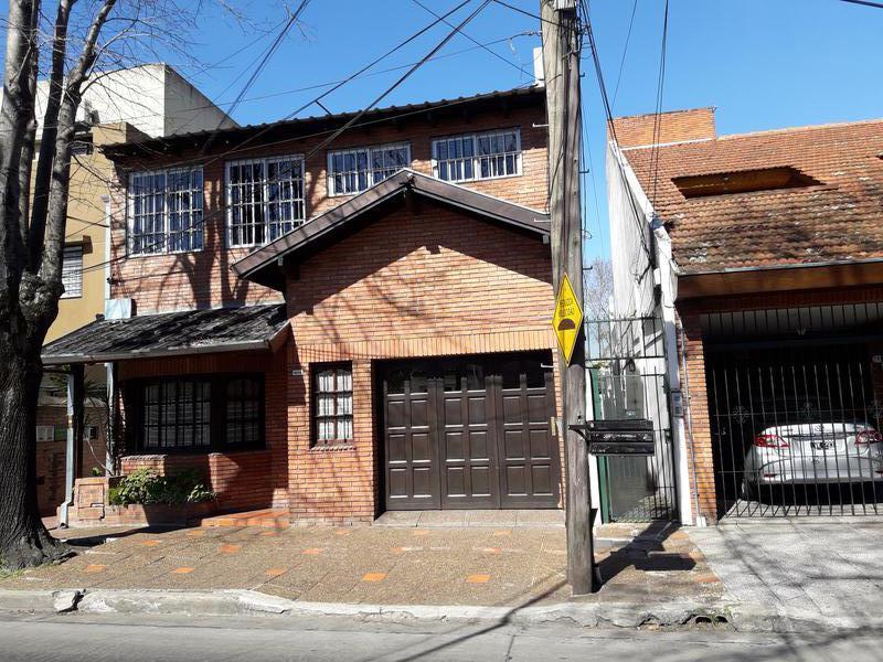 Casa PH en Venta en Olivos 2 Ambientes con Patio a refaccionar