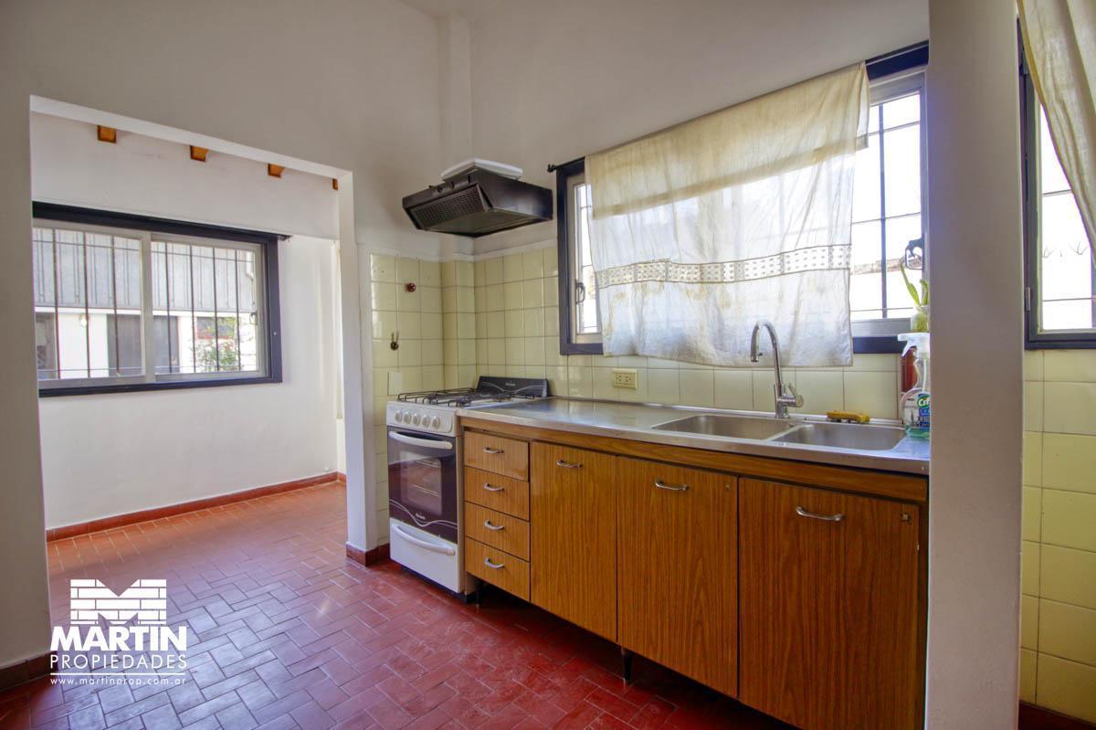 Foto de Casa PH en Venta de 3 Ambientes en Olivos con Cochera, Jardín y SUM, imagen 2