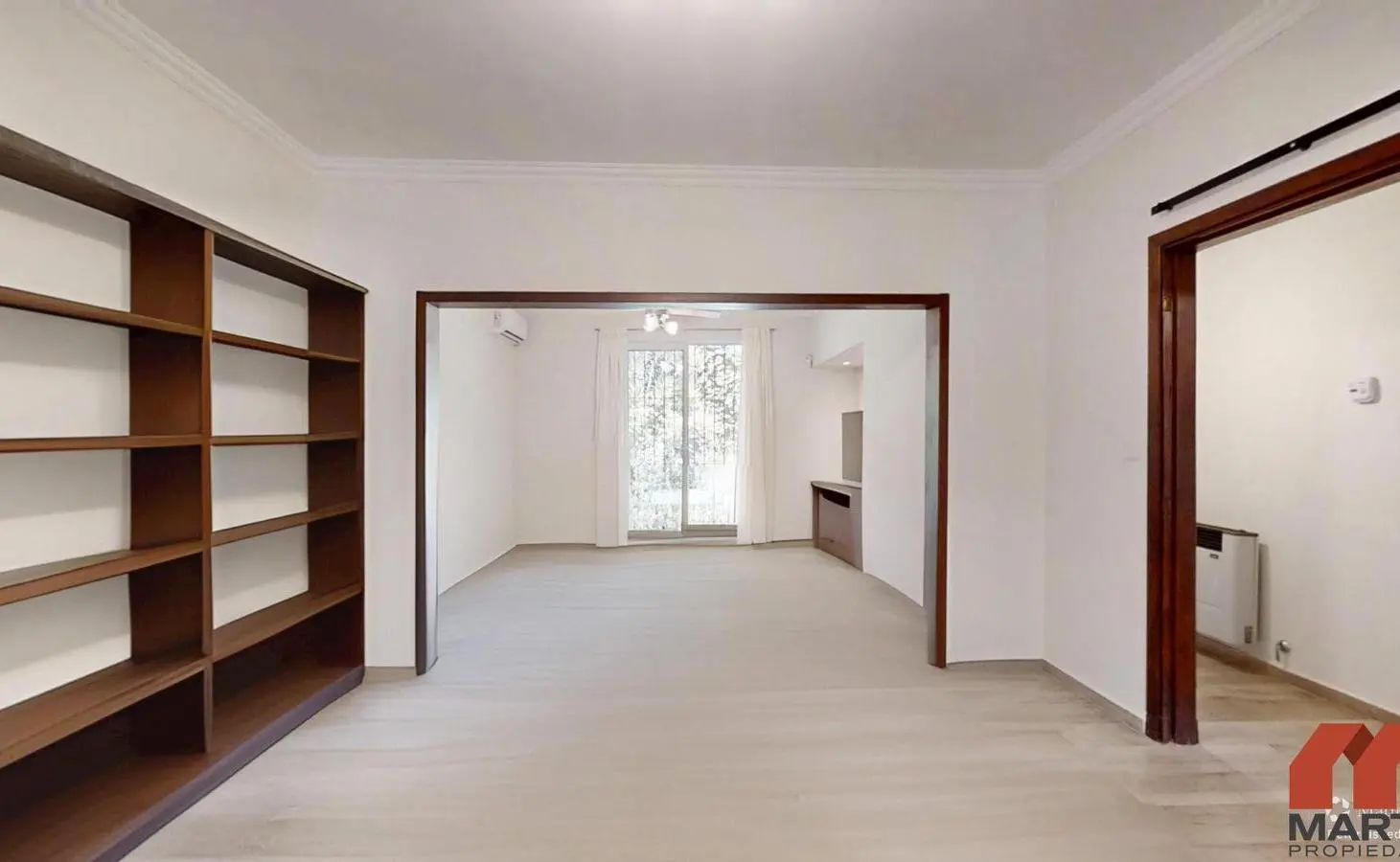 Casa en Venta de 4 Ambientes con Jardín y Quincho - Martinez 8