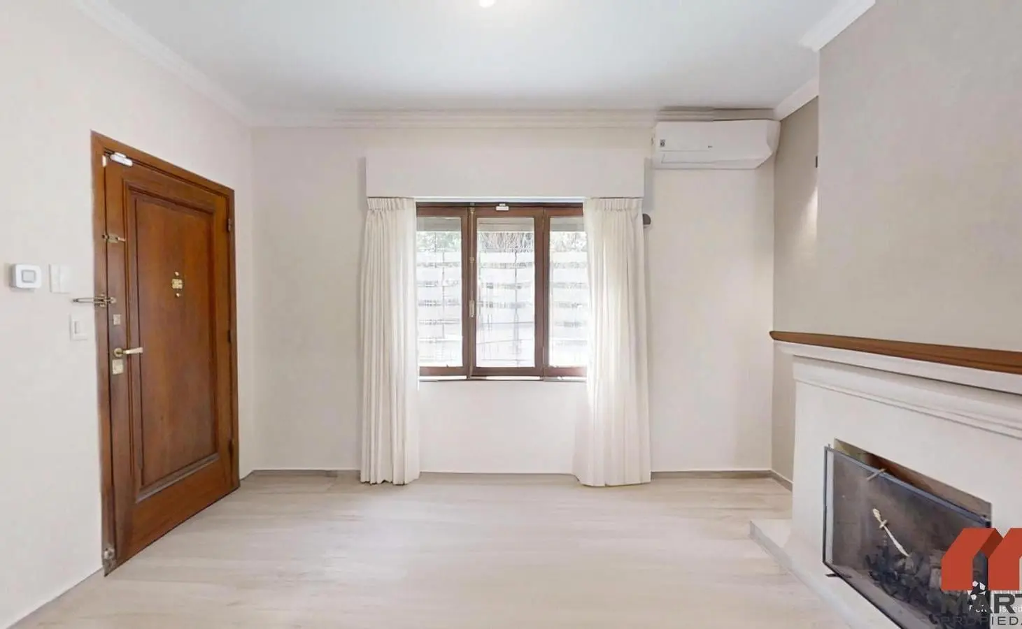 Casa en Venta de 4 Ambientes con Jardín y Quincho - Martinez 5