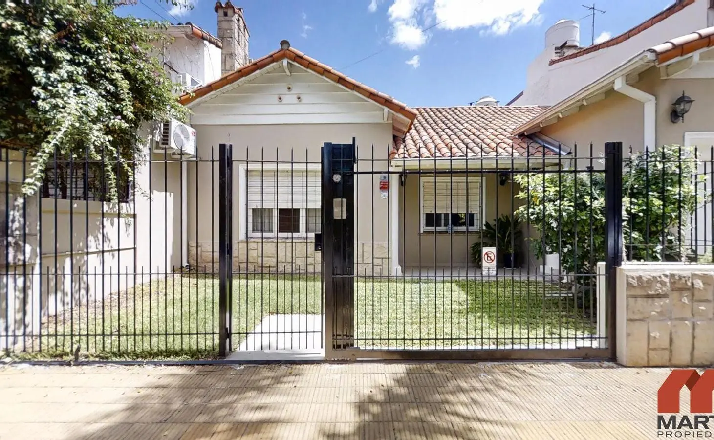 Casa en Venta de 4 Ambientes con Jardín y Quincho - Martinez 3