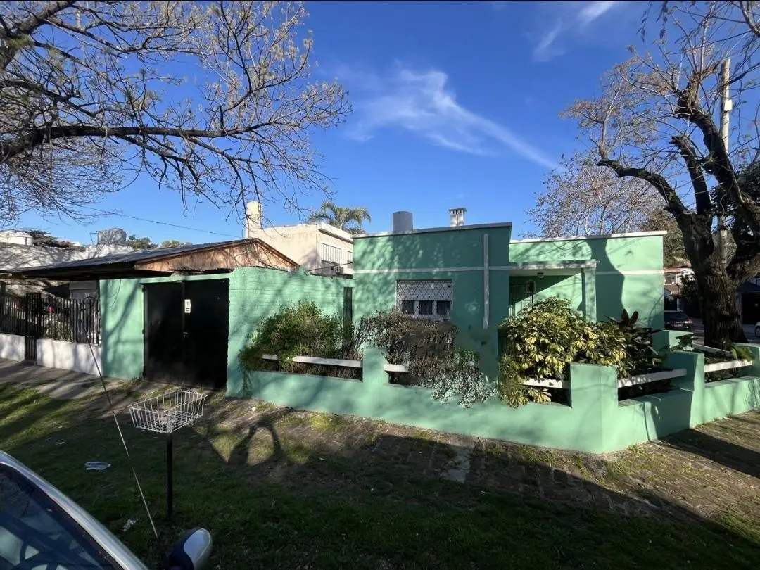 Venta Casa americana techo de losa ideal ampliación 3