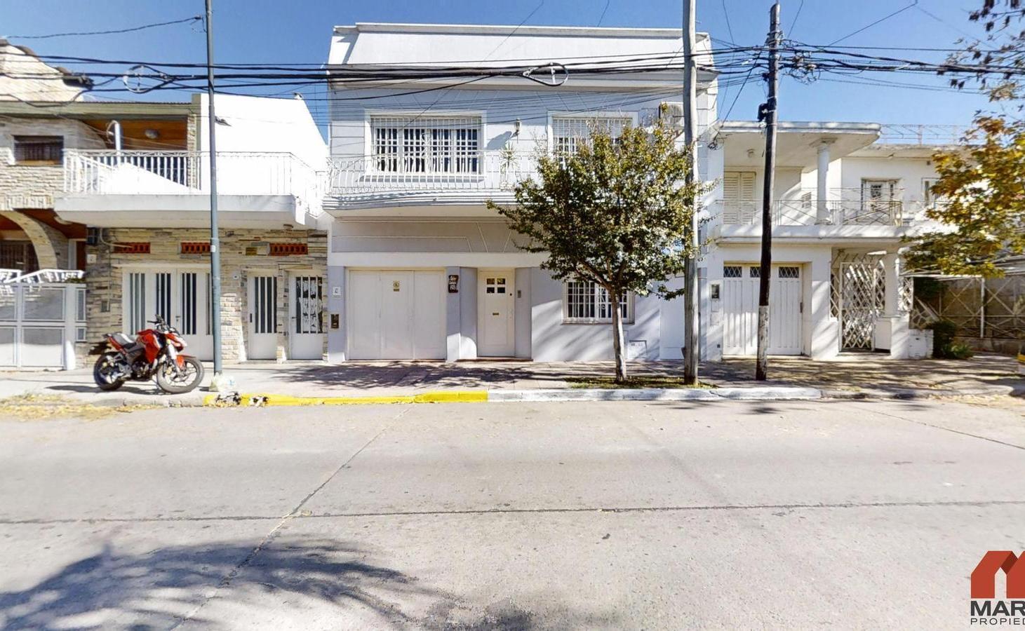Casa en Venta de 5 Ambientes en Boulogne Sur Mer con Garage, Terraza y Jardín