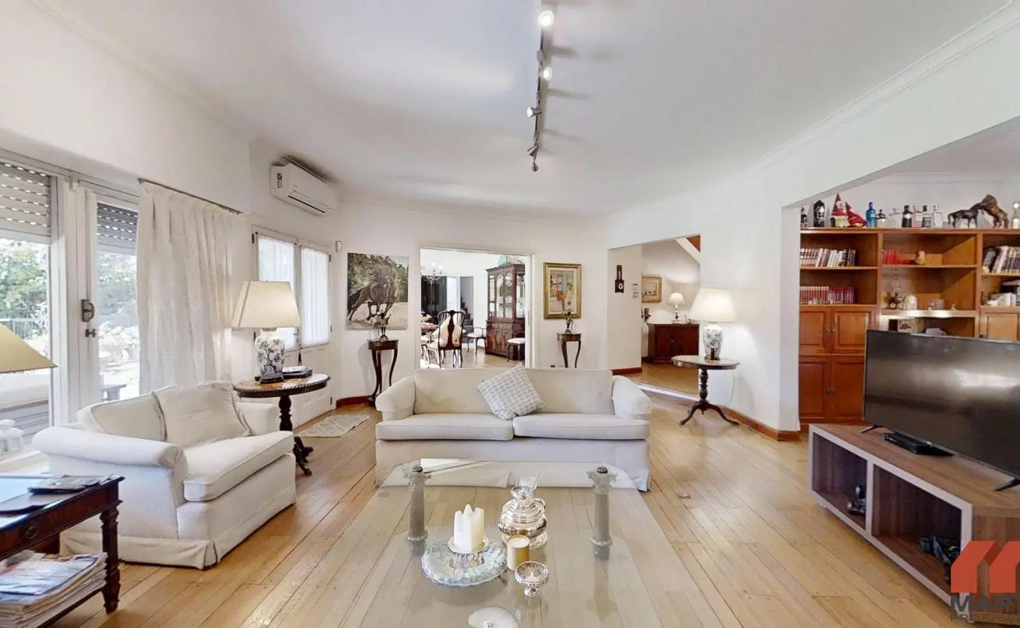 Casa en Venta de 9 Ambientes en San Isidro con Parque, Pileta, Parrilla, Playroom y Cochera 2
